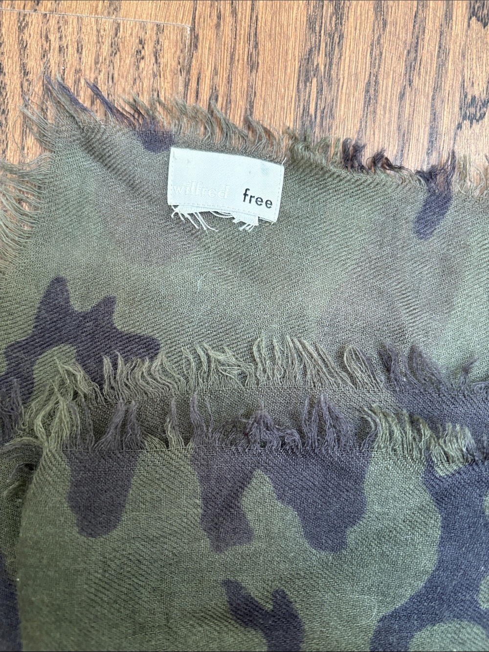Wilfred Free camo blanket scarf - Picture 7 of 8